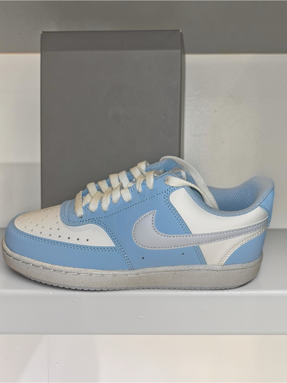 Nike Kids Low-Top Sneakers in Light Blue and White